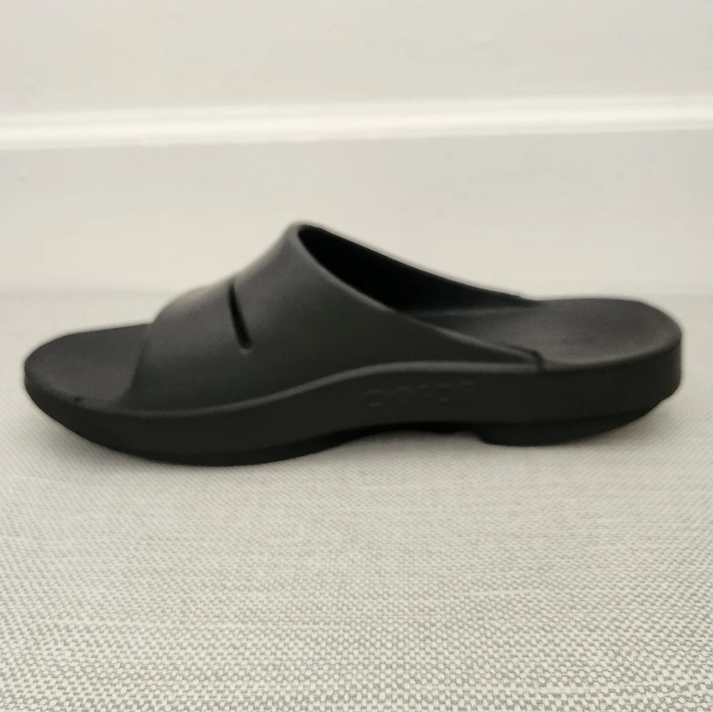 Oofos Ooahh Size 10 Black Slide Sandals Men Recovery Comfort